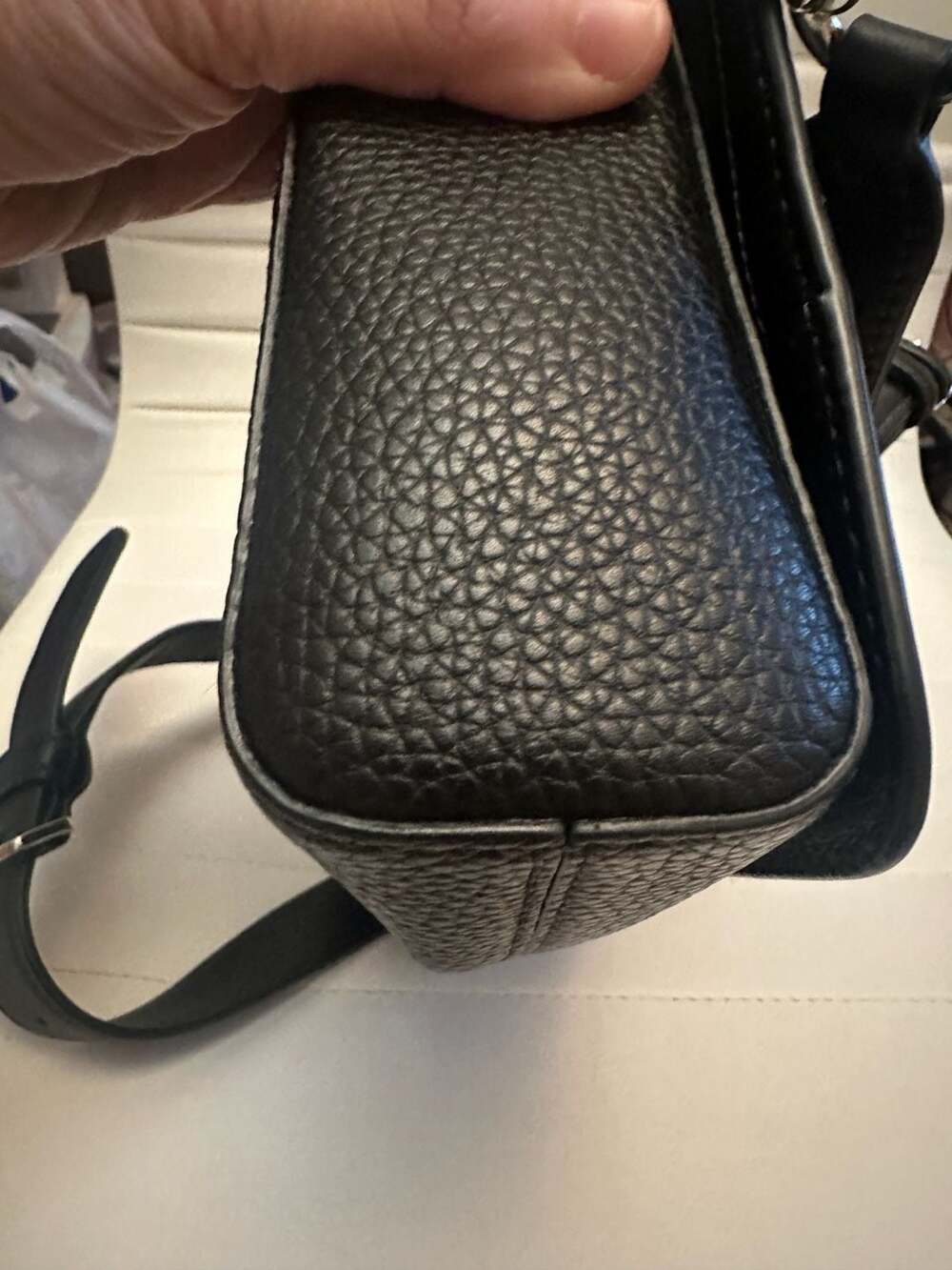 Marc Jacobs Fleur Haze Scalloped Black Pebbled Leather Crossbody Bag - Picture 9 of 16